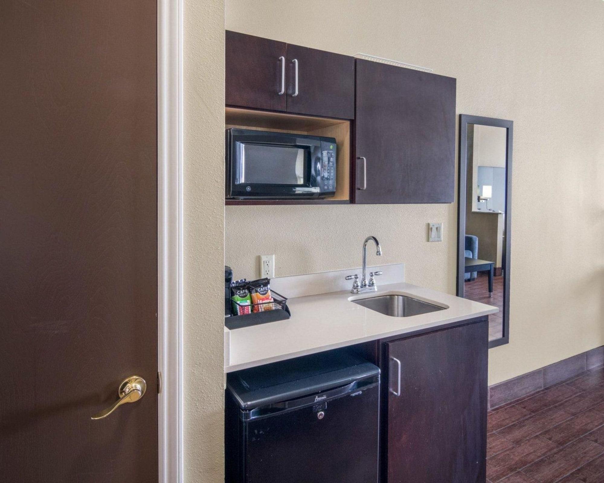 Comfort Suites Odessa Eksteriør bilde